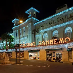 Appartamento Teatro Ariston, Elegante